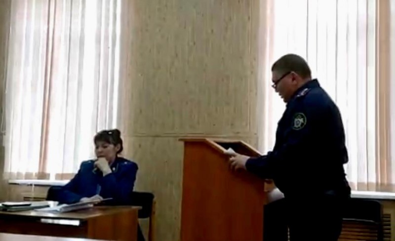 По ходатайству СКР мужчине, истязавшему свою 3-х летнюю дочь, избрана мера пресечения в виде заключения под стражу