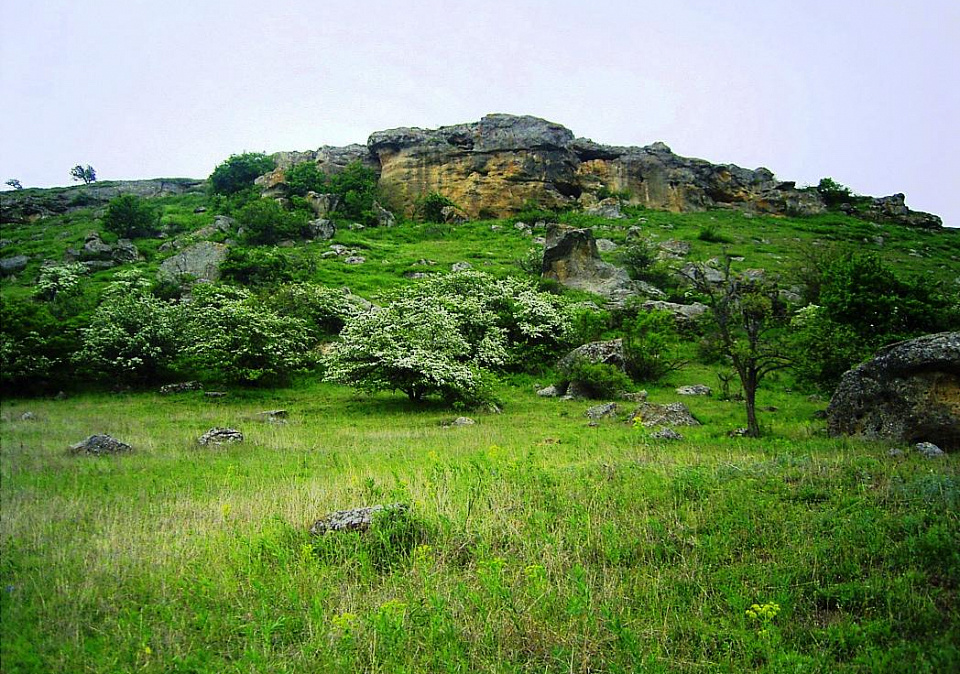 Гора Красная