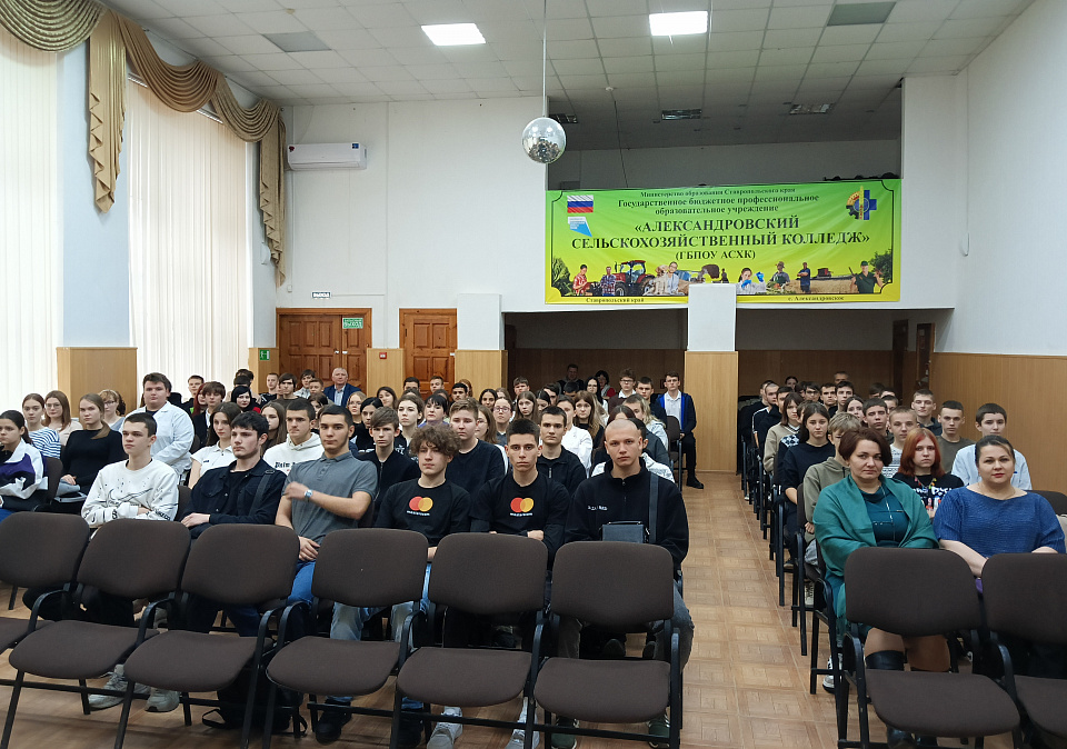 Представитель Александровского межрайонного следственного отдела приняла участие в просветительском мероприятии со студентами, посвященное  борьбе с коррупцией 