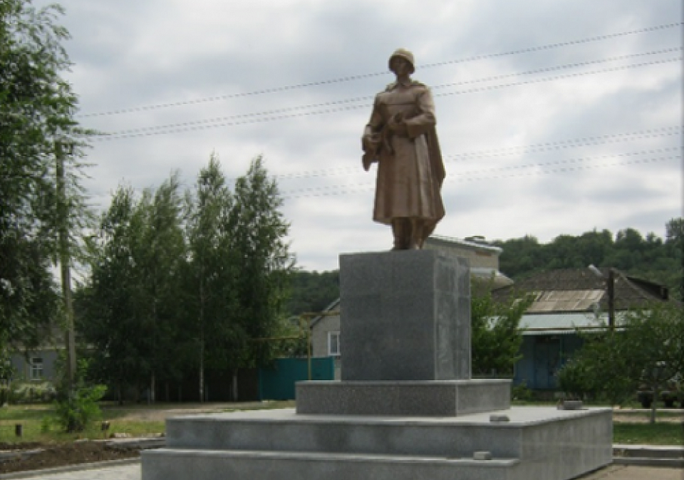 Памятник – скульптура солдата