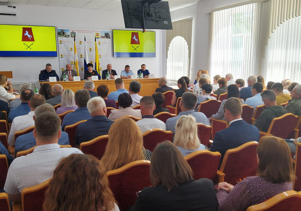 Состоялось очередное заседание Совета депутатов Александровского муниципального округа.